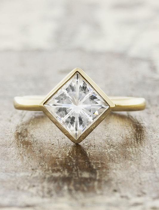 caption:Shown in 14k yellow gold