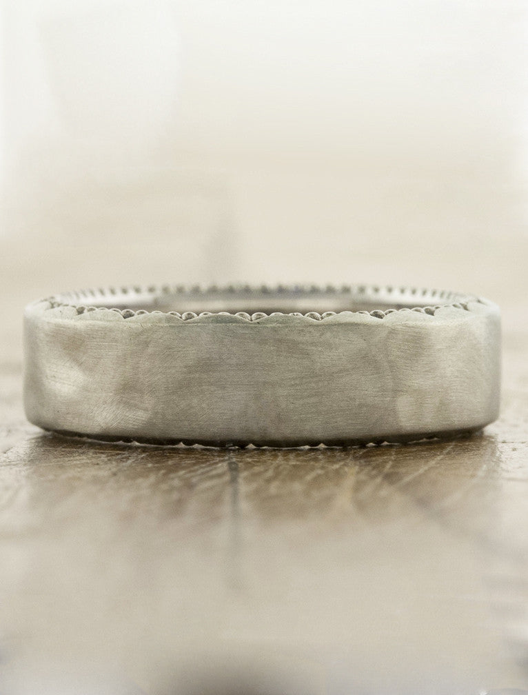 caption:Shown in platinum, satin finish