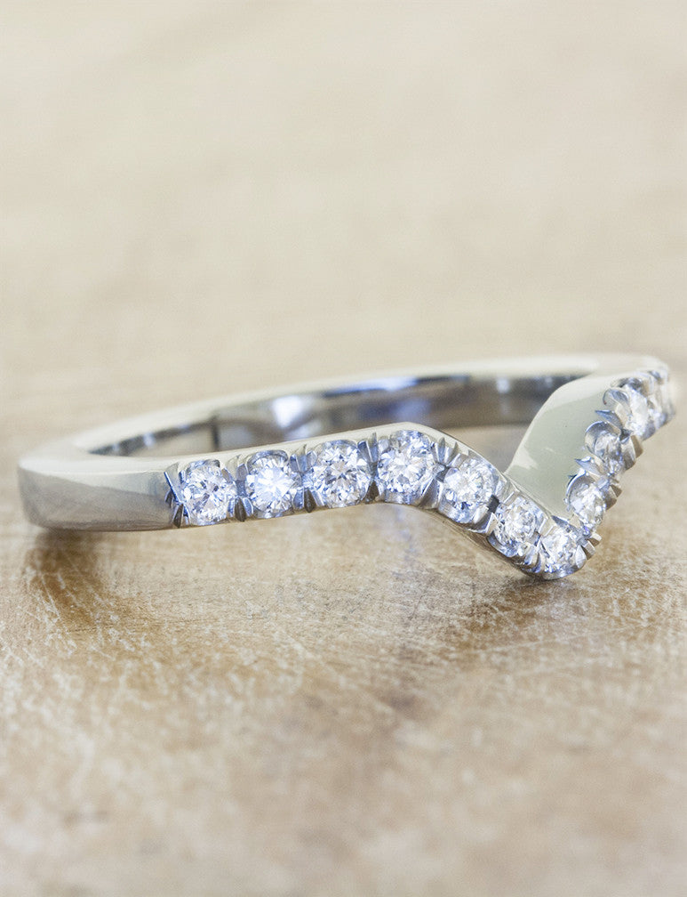 v-shaped diamond wedding band