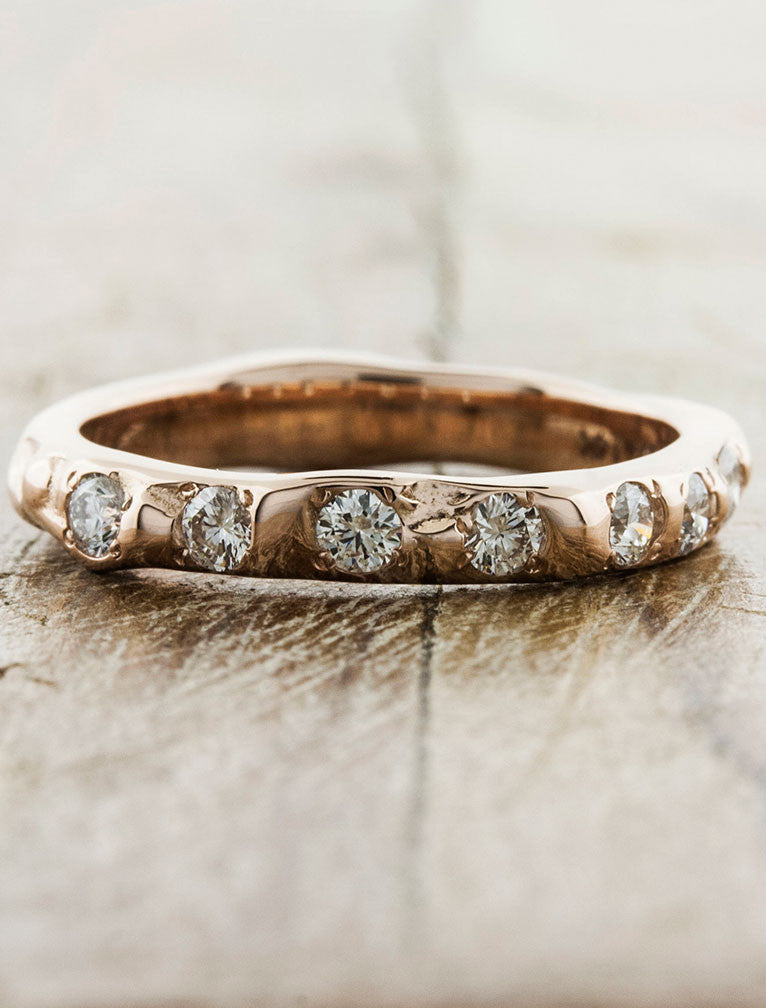 caption:Shown in 14k rose gold, polished finish