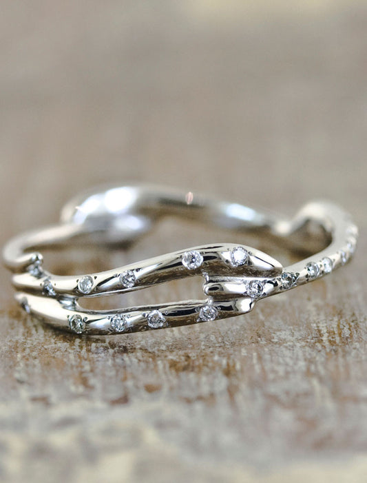caption:Shown in platinum with diamonds