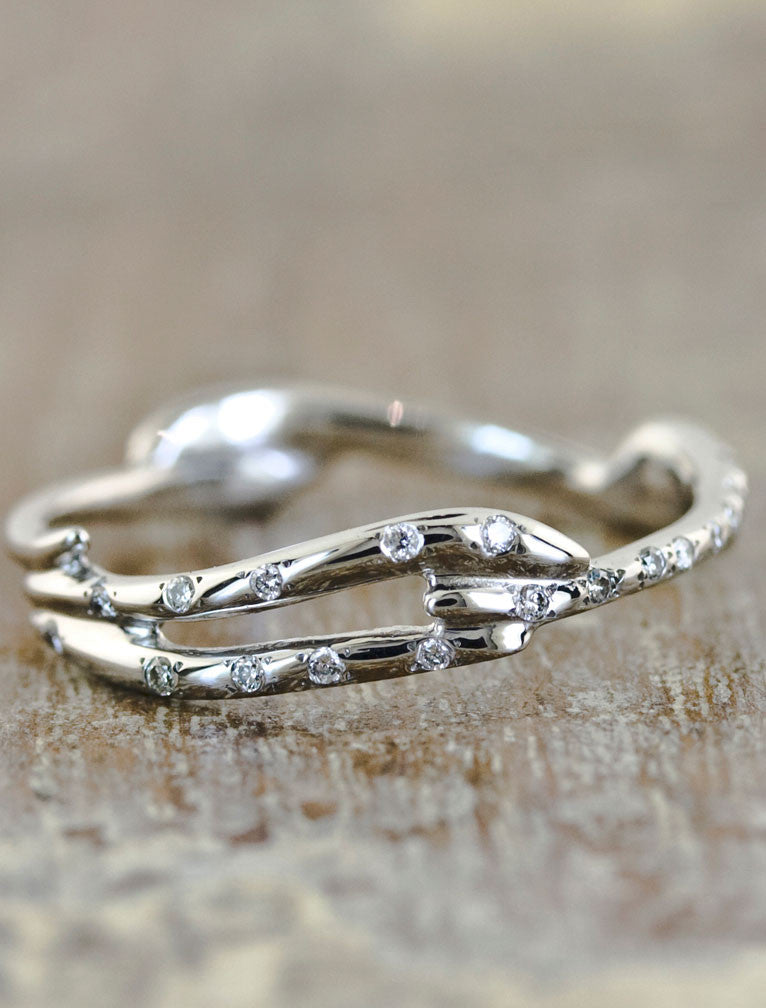 caption:Shown in platinum with diamonds