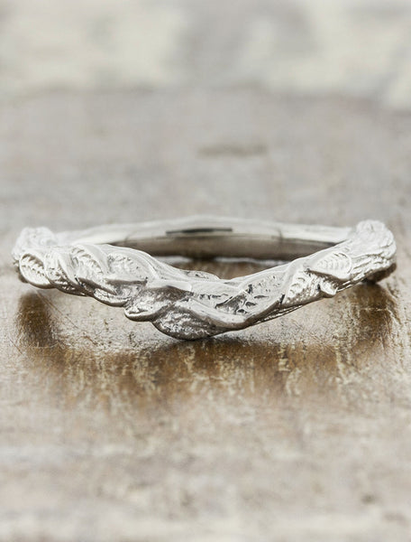 Amazon.com: Curved Gold leaf ring,14k white gold, textured engraved leafs, leaves  wedding ring, nature inspired alternative wedding ring DINAR jewelry :  Handmade Products