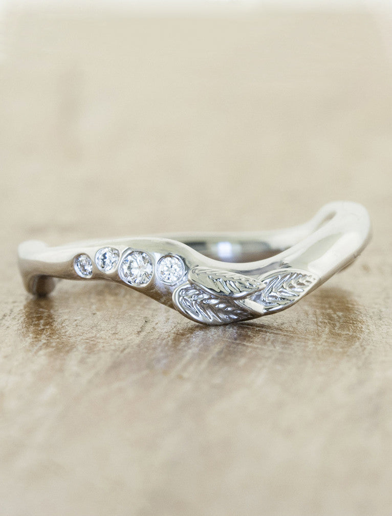 caption:Shown in 14k white gold