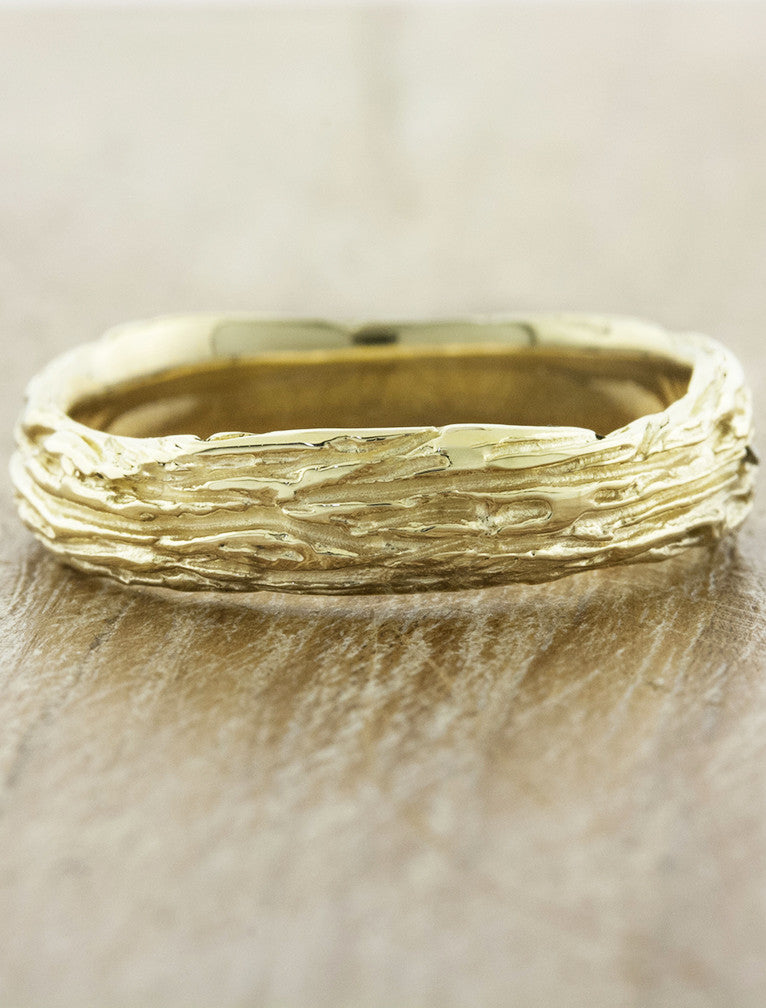 caption:Shown in 14k yellow gold