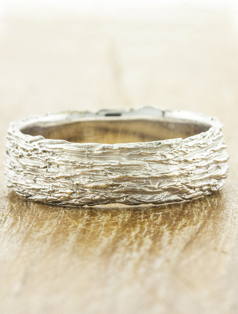 caption:Shown in 14k white gold