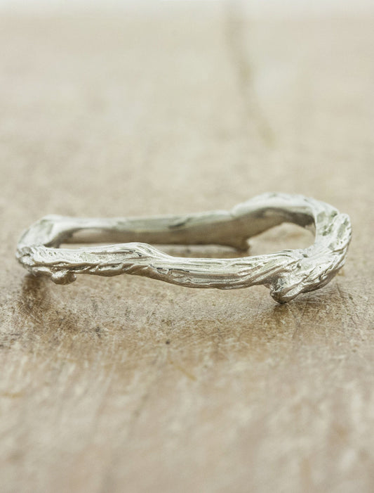 caption:Shown in 14k white gold