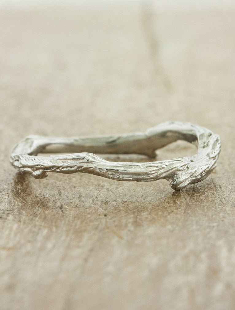 caption:Shown in 14k white gold