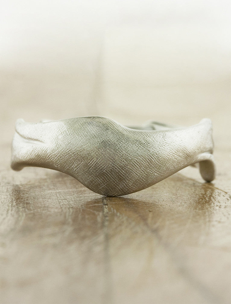 caption:Shown in 14k white gold