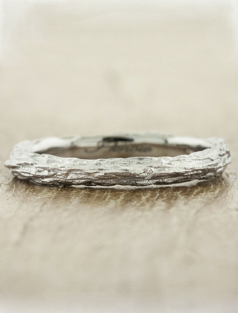 caption:Shown in 2mm width, platinum, satin brush