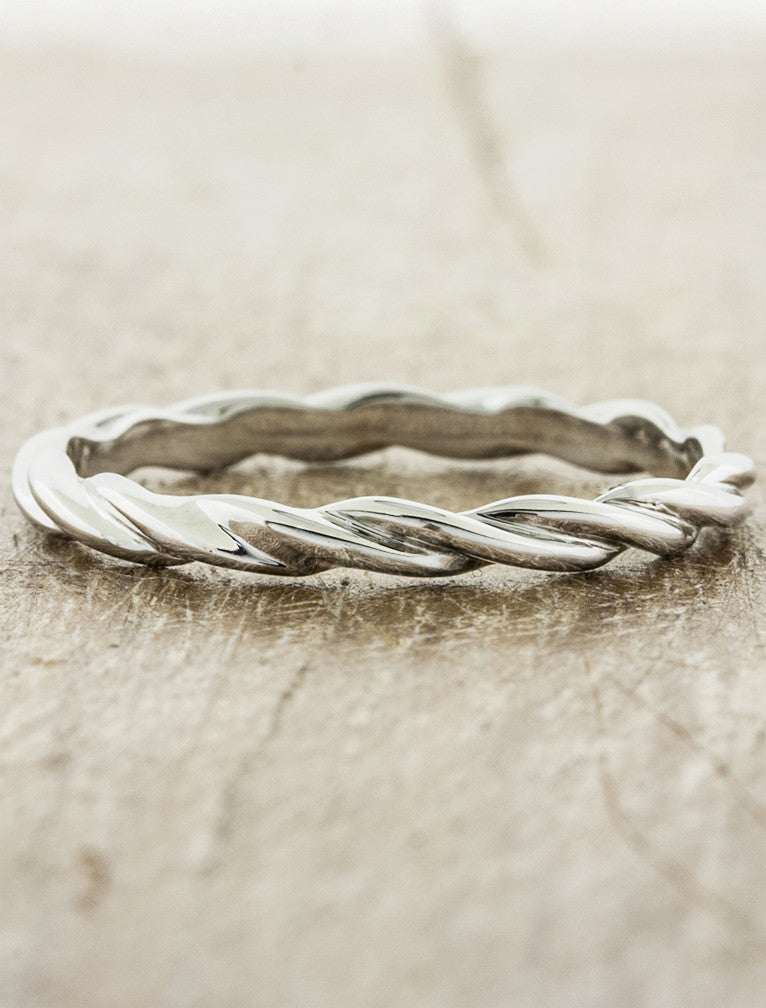 caption:Shown in platinum with plain band 