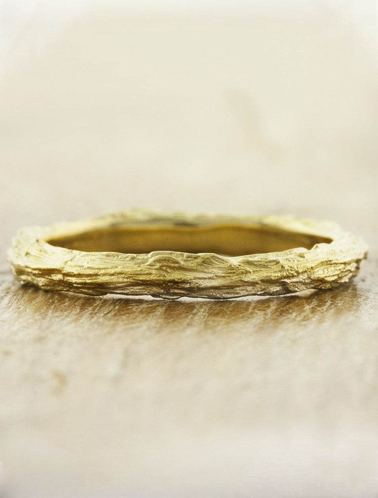 caption:Shown in yellow gold