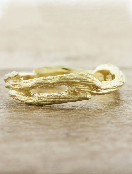 wood grain textured split shank wedding band - yellow gold variation