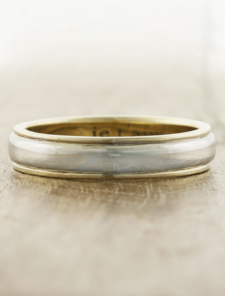 caption:Customized with yellow gold trim and no texture, shown in 5mm width