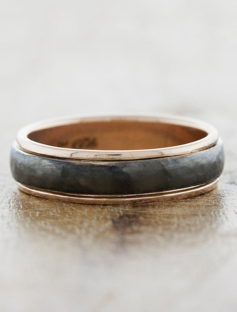 caption:Customized with black rhodium plating