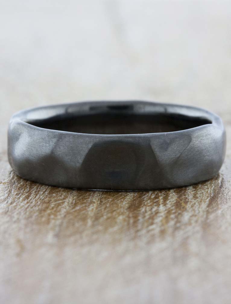 Nando: Men's Subtle Hammered Wedding Band Ken Dana – Ken