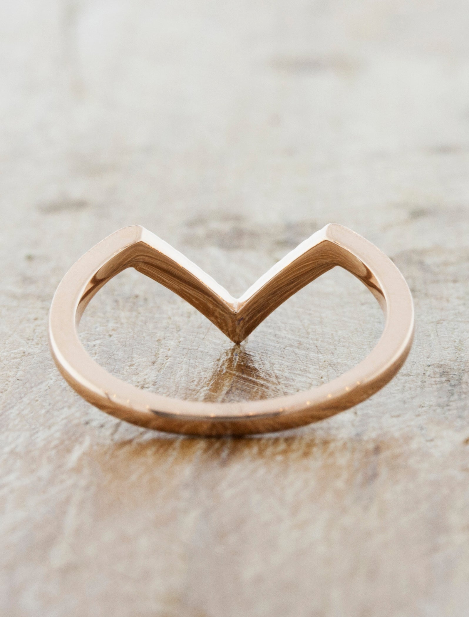 V - shaped wedding rings