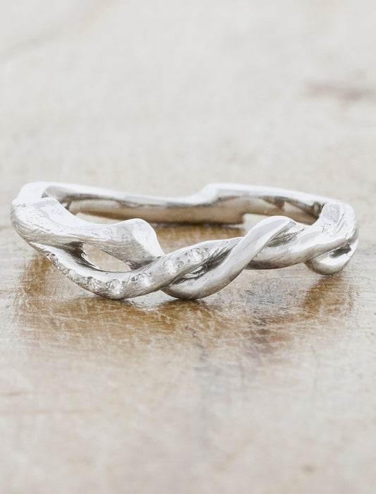 caption:Shown in 14k white gold