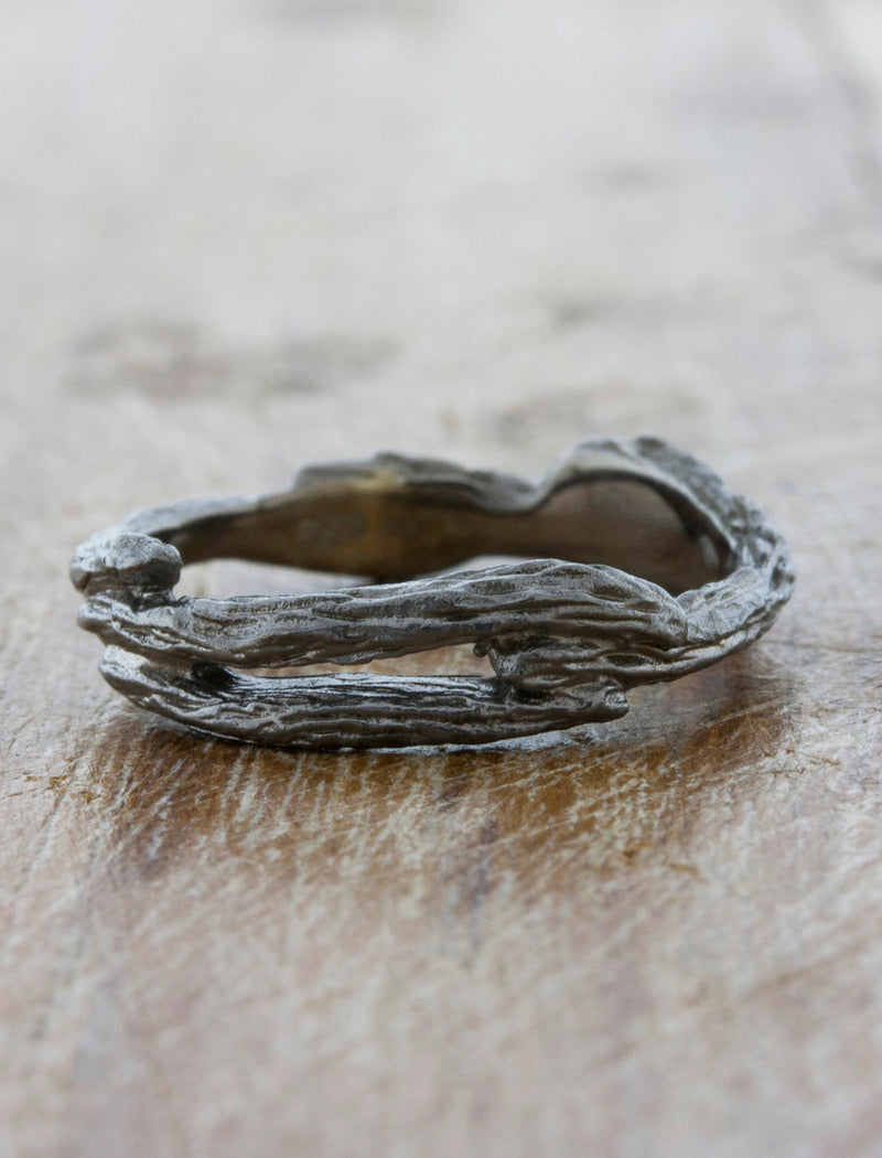 caption:Customized with black rhodium plating