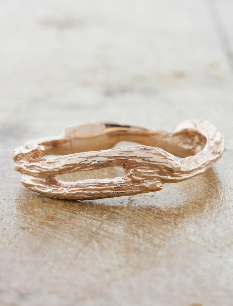 caption:Shown in 14k rose gold