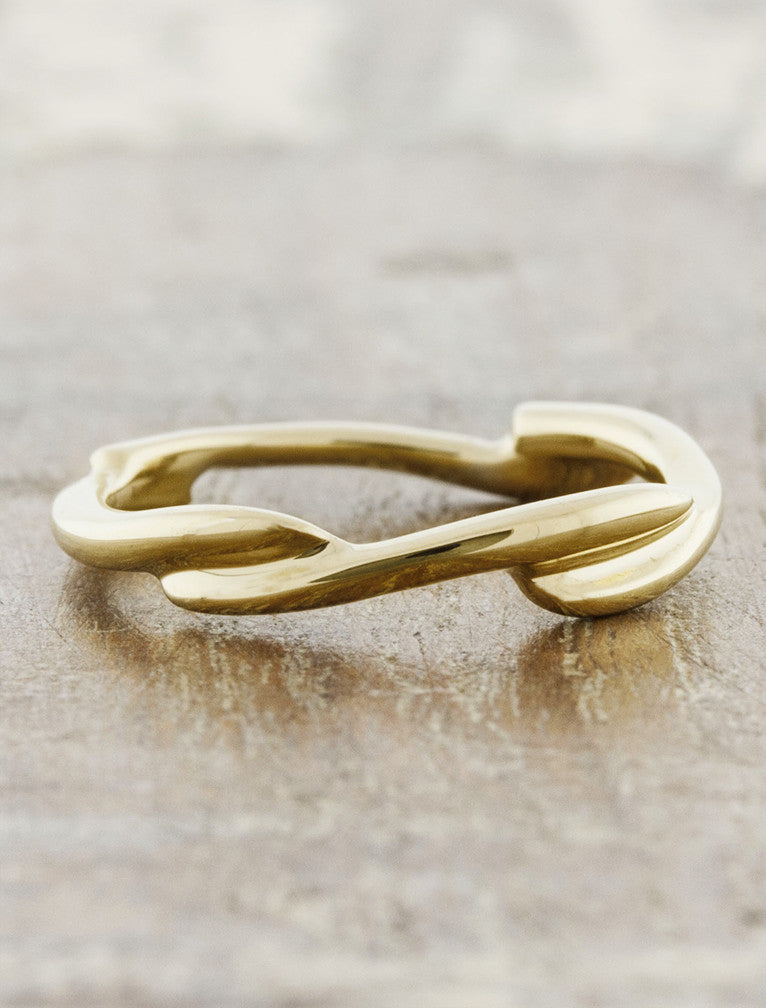 caption:Shown in yellow gold