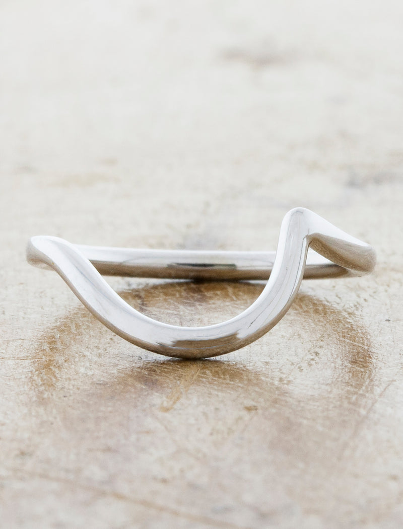 curved wedding band